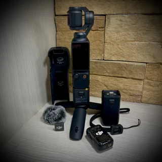 دوربین ولاگ دی جی آی مدلDJI Osmo Pocket 3 Creator Combo / کارکرده